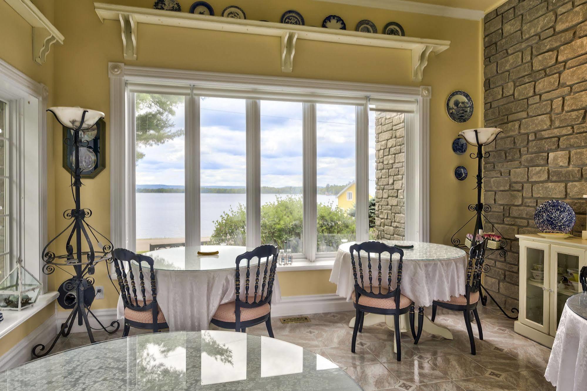 Greystone On Golden Lake Deacon Exteriör bild