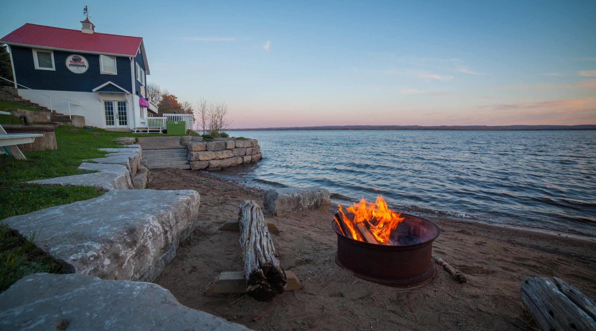 Greystone On Golden Lake Deacon Exteriör bild